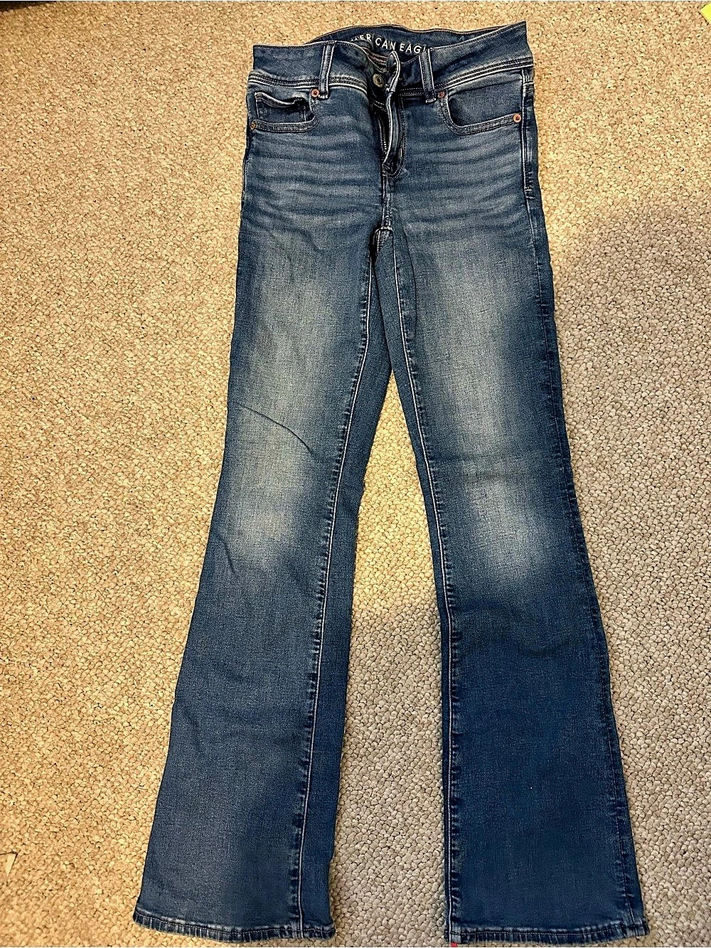 American Eagle Super High-Waisted Flare Jeans Boot Cut Jeans in Blue Waist 6